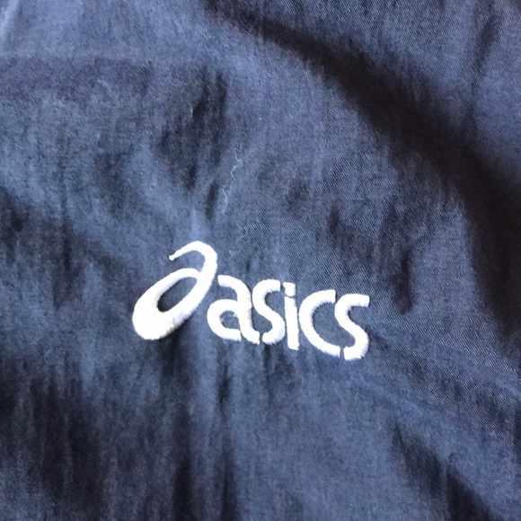 ASICS wind breaker - Picture 2 of 3